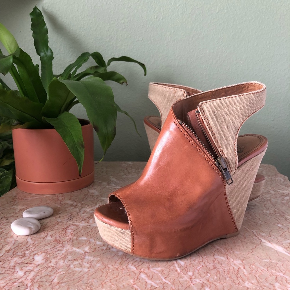 Gianni Bini Leather Wedge Heel
